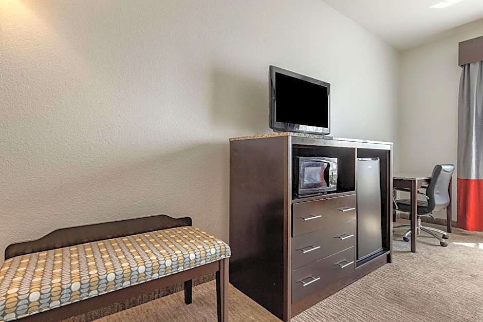 Comfort Inn & Suites Gatesville Near Fort Cavazos