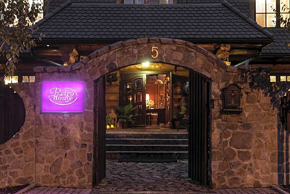 RetroHouse