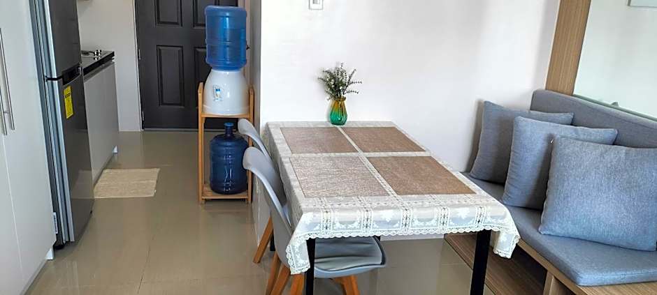 Cozy33 The Persimmon Studio, Near Airport, SM, Ayala, Cebu Business Park, Cebu IT Park