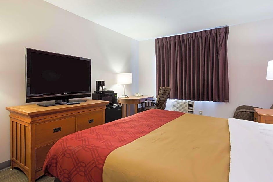 ECONO LODGE INN & SUITES