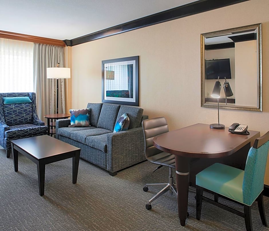 DoubleTree Suites by Hilton Bentonville