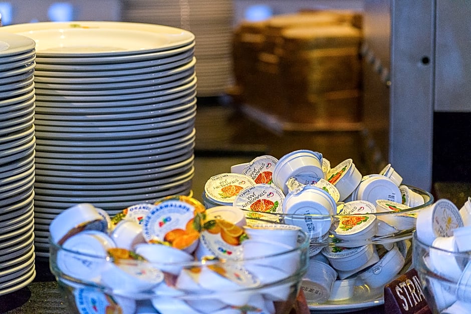 Travellers Beach Hotel & Club