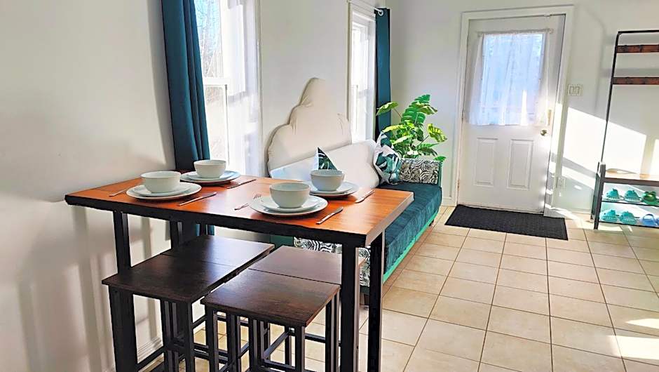 Fresh & Bright Private Suite
