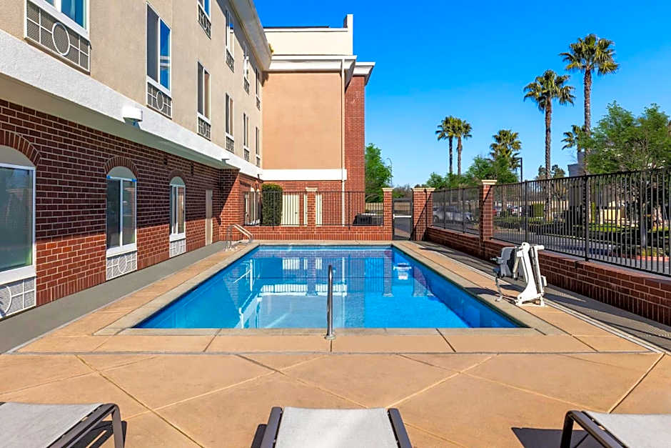Holiday Inn Express Sacramento Cal Expo By IHG