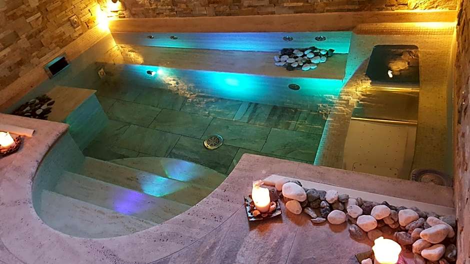 Aurelia Garden Gold B&B