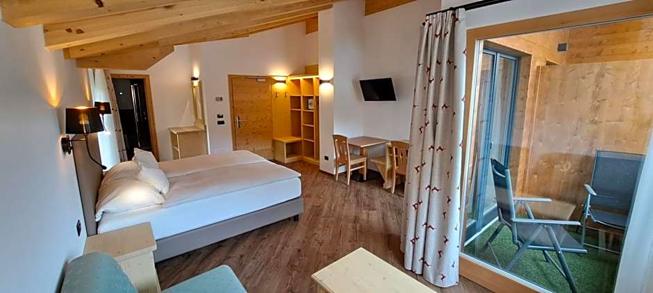 Photo 1 of 3 of Deluxe 1 Double Bed or 2 Beds