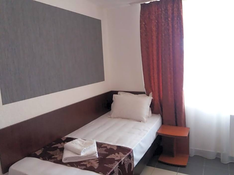 Hotel Tranzzit