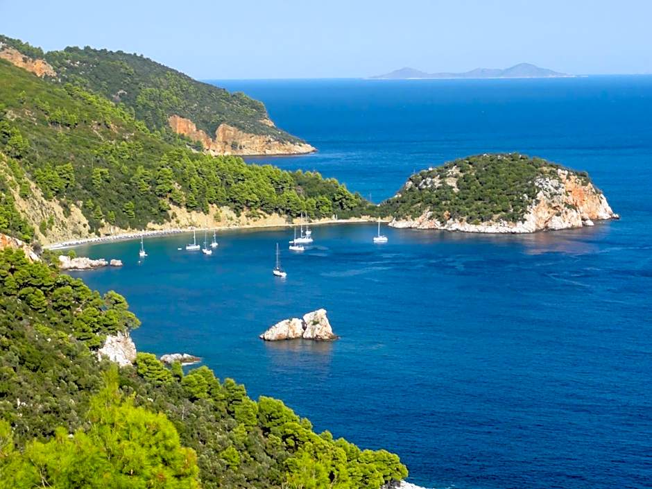 Stafylos Suites & Boutique hotel