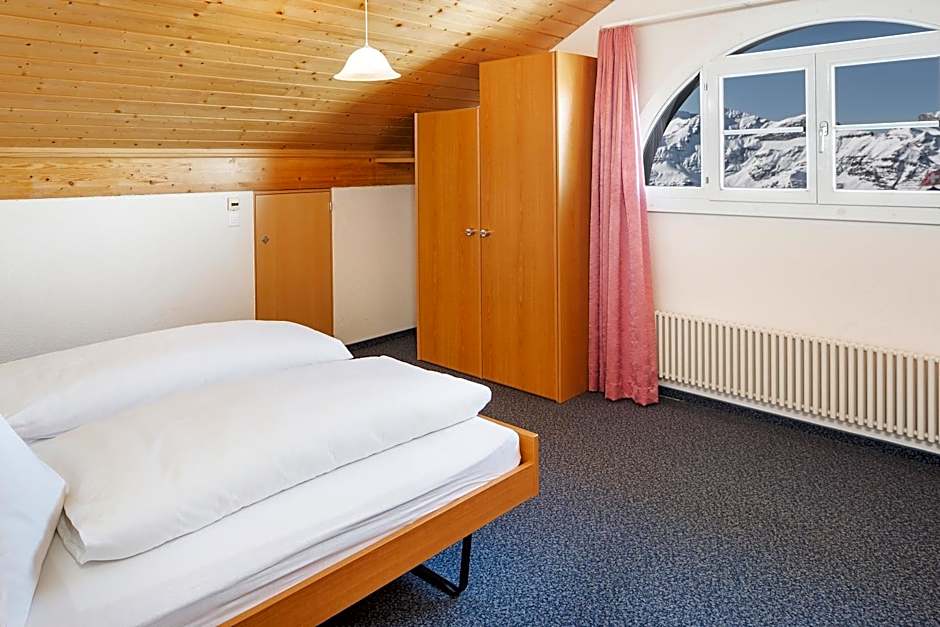 Foto 1 di 12 di Quadruple Room with Private Bathroom