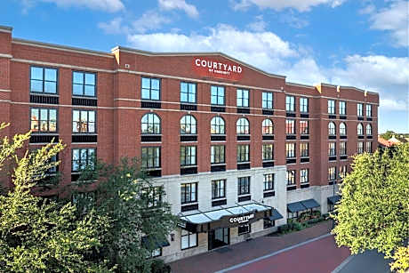 Courtyard by Marriott Savannah Downtown/Historic District