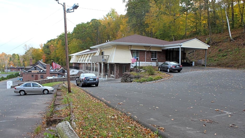 Passport Inn and Suites - Middletown