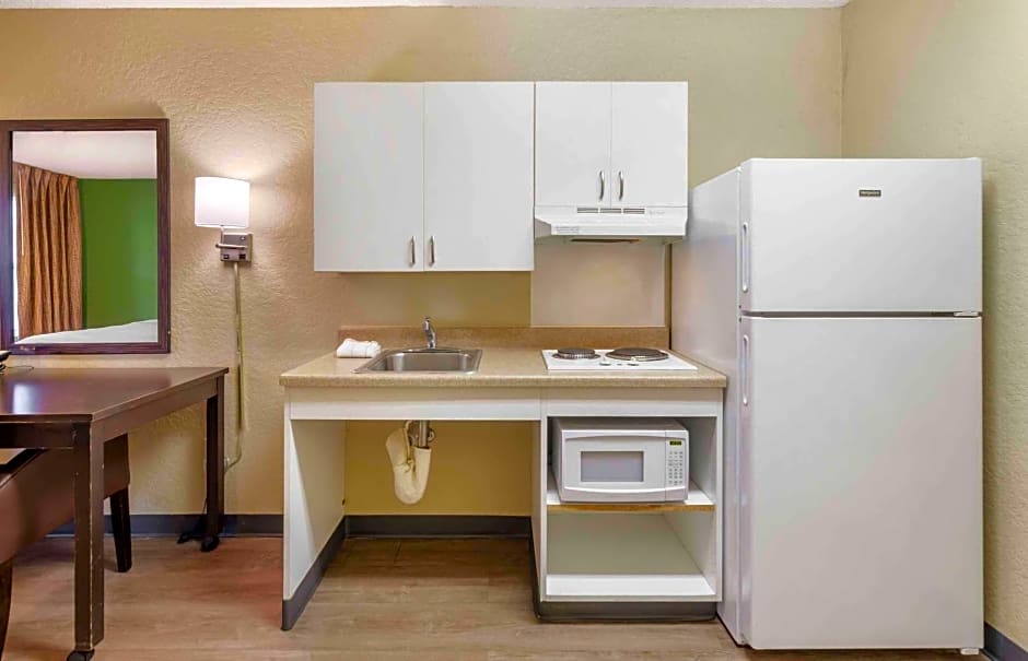 Extended Stay America Select Suites - Roanoke - Airport