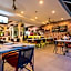 Hallo Patong Hotel - Rooftop Pool - Stunning Mountain Views & OTOP Market