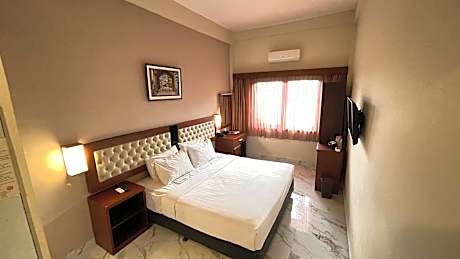 Deluxe double non balcony (no view)