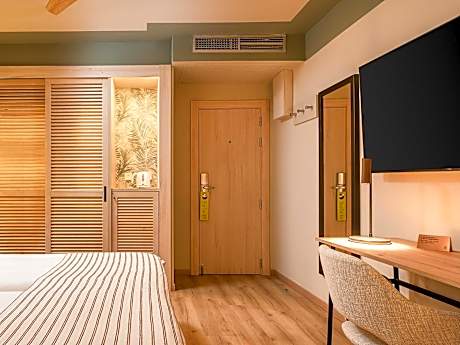 Double or Twin Room with City View