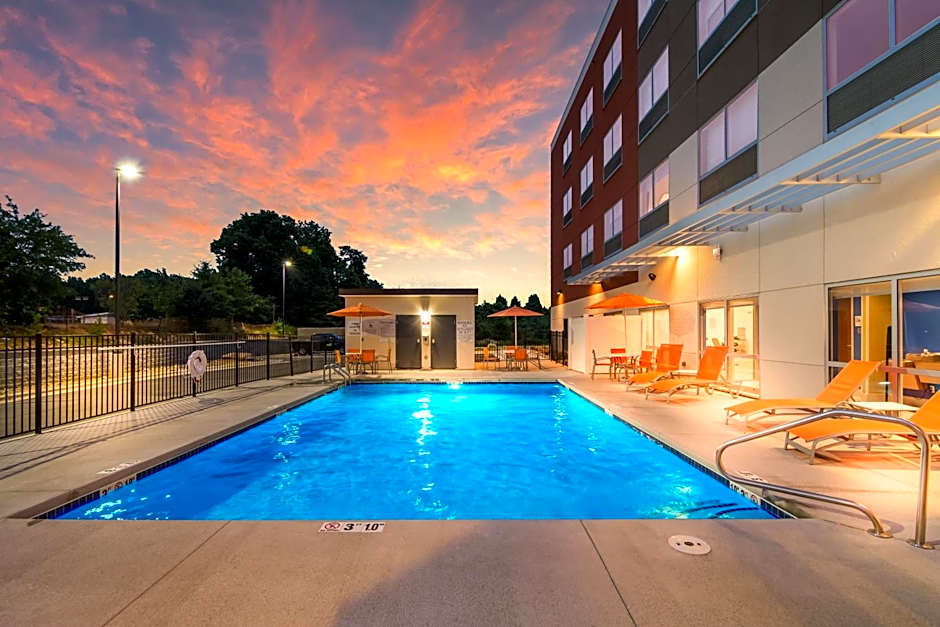 Holiday Inn Express and Suites Asheboro By IHG