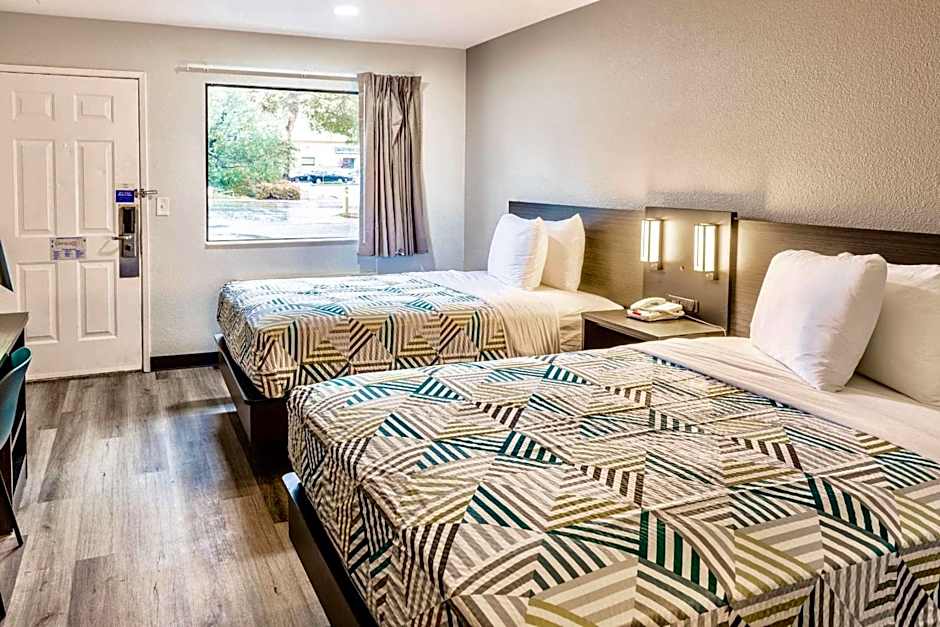 Motel 6-Carlsbad, CA - East Near LEGOLAND