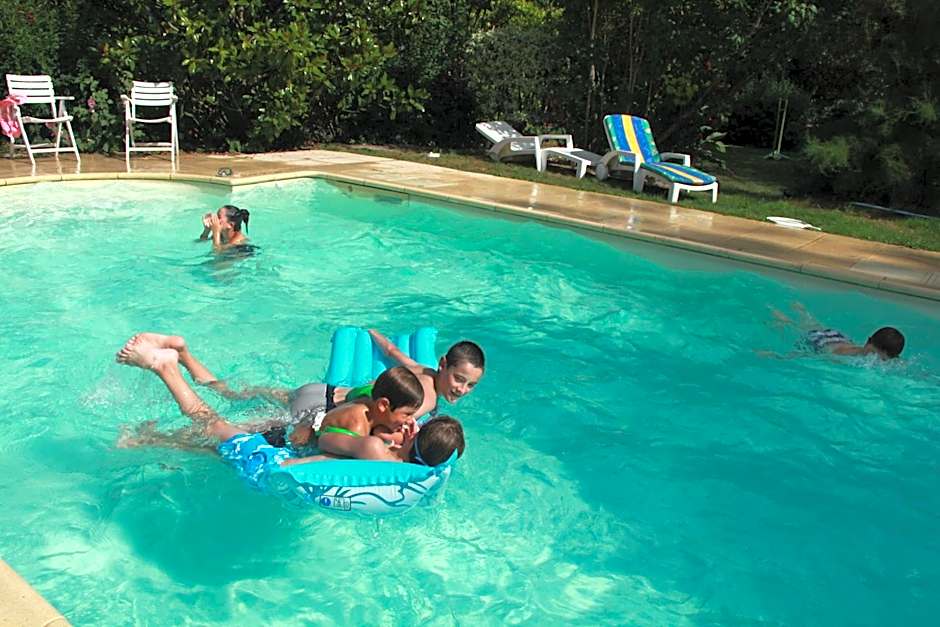 Manoir le Bout du Pont-Chambres d'Hôtes