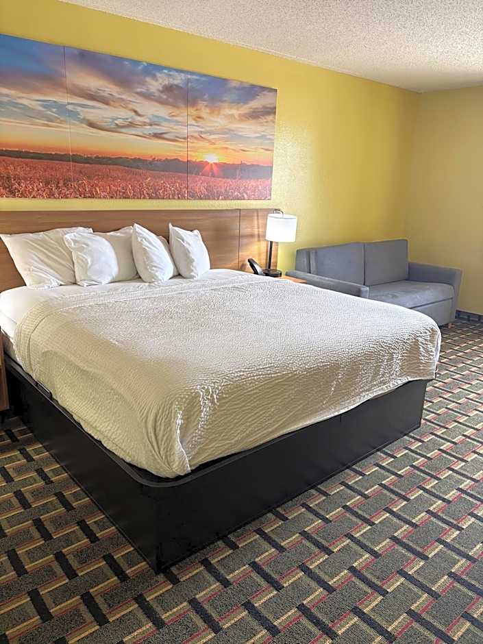 Days Inn by Wyndham Park City Kansas