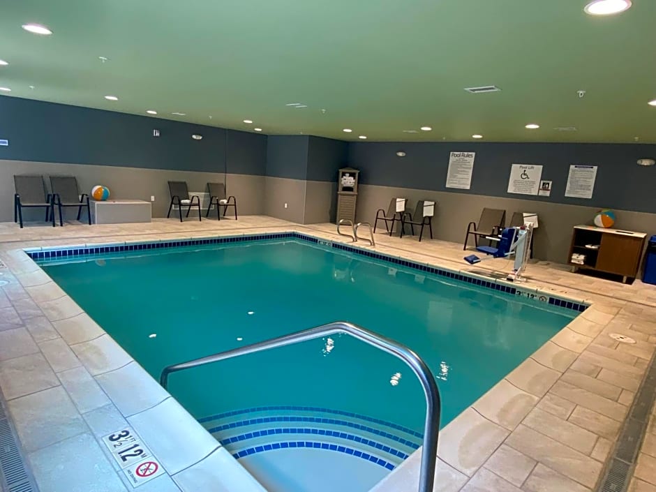 Holiday Inn Express and Suites Camas - Vancouver By IHG
