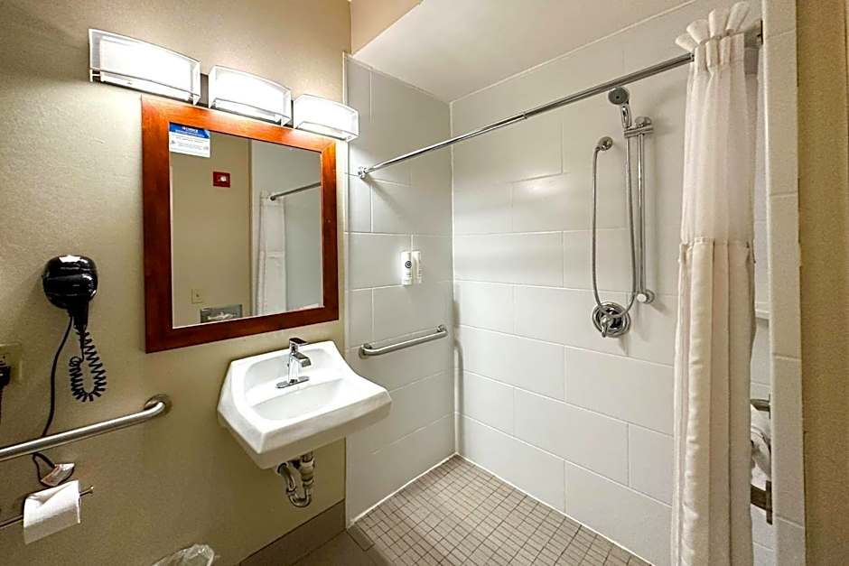 Comfort Inn & Suites Geneva- West Chicago