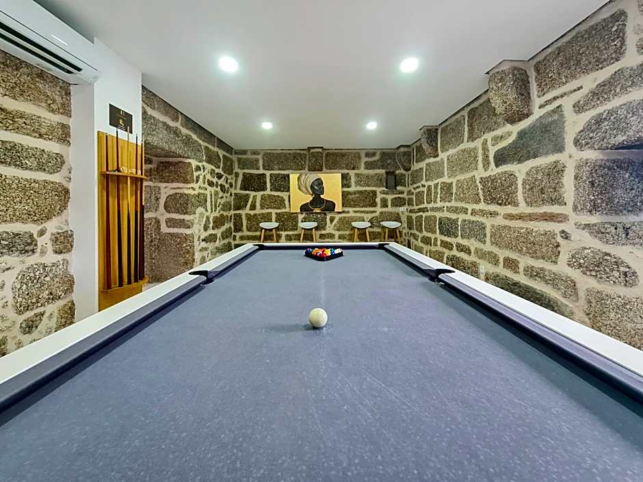 Casa d'Henrique Retreat Pool and Spa