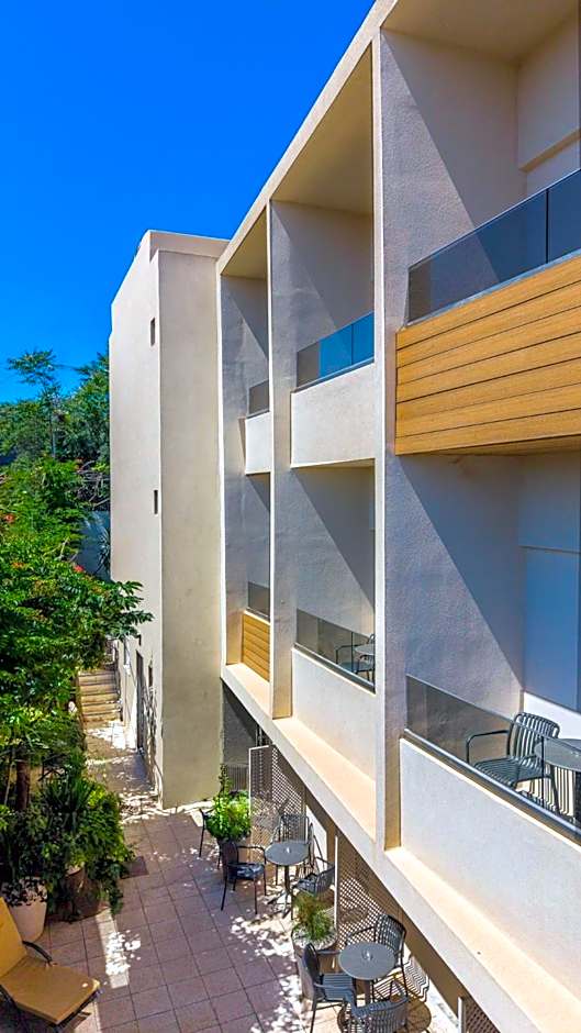 Erato Hotel