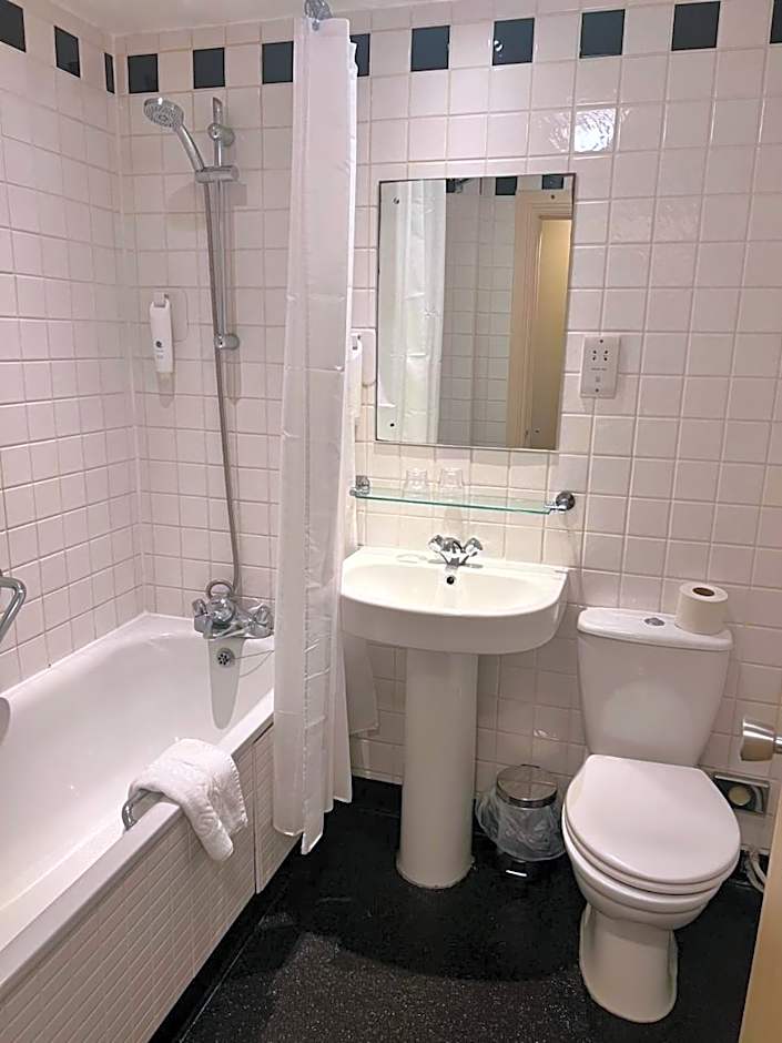 Manor Hotel by Greene King Inns