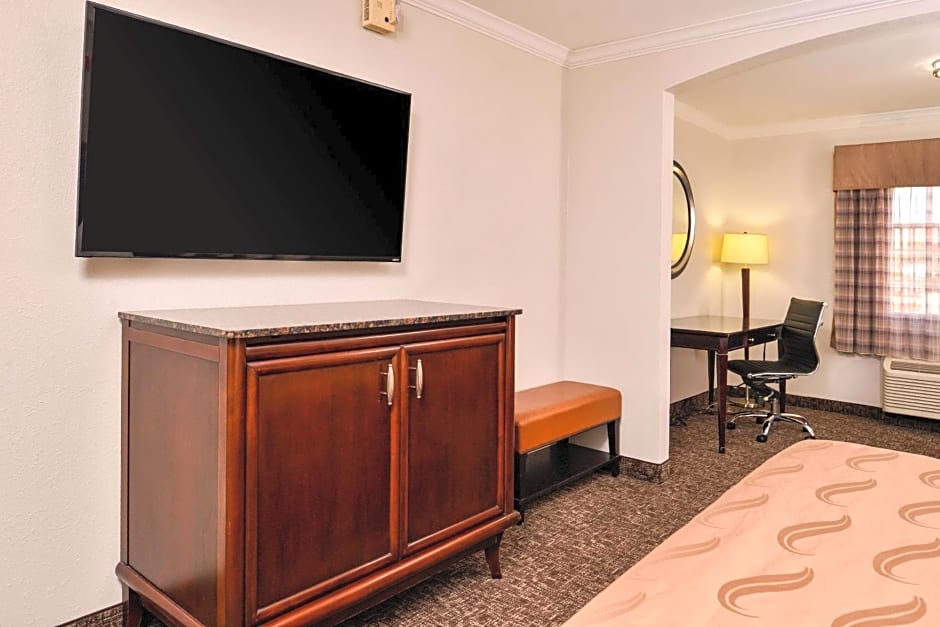 Quality Inn and Suites Beaumont