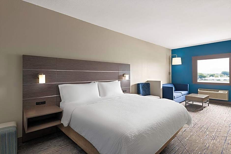 Holiday Inn Express & Suites Boynton Beach West By IHG