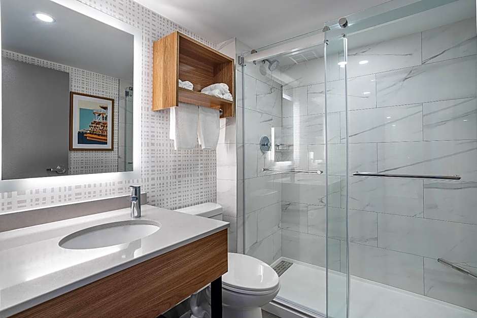 Quality Hotel Montreal East