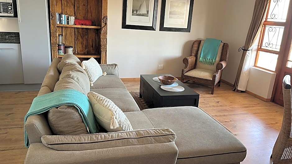 Sea Whisper Guest House & Self Catering