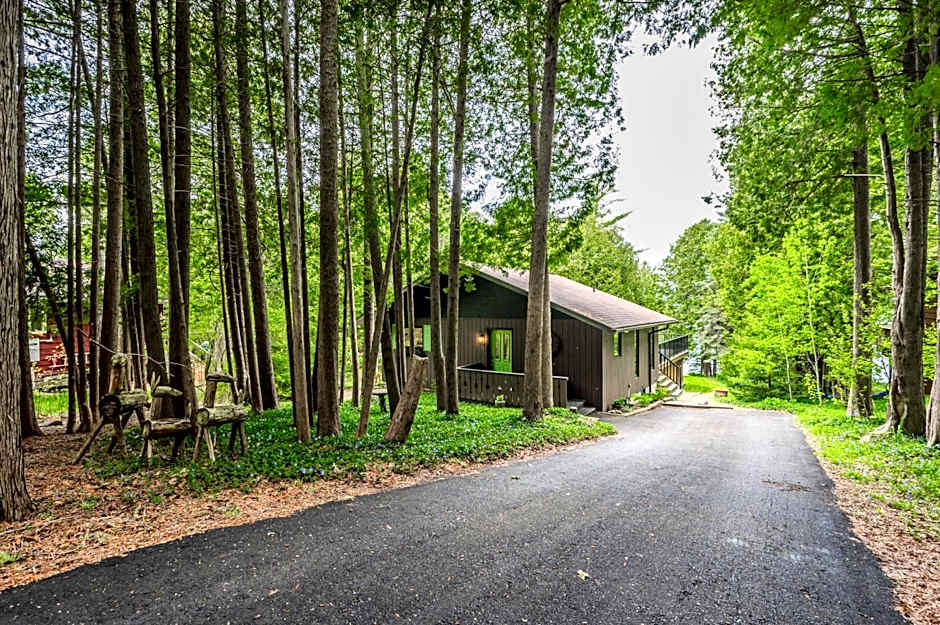 TGIF - Serene Waterfront Retreat