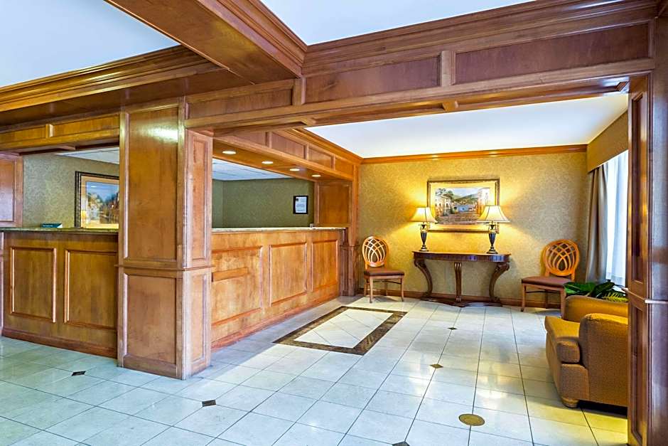 Clarion Inn and Summit Center