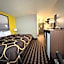 Super 8 by Wyndham Reedsburg