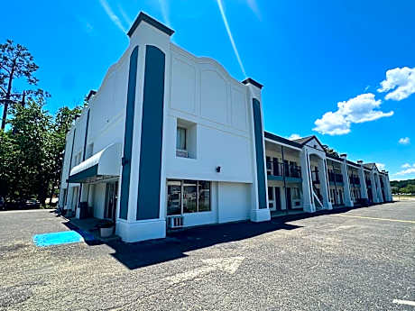Key West Inn - Newport News