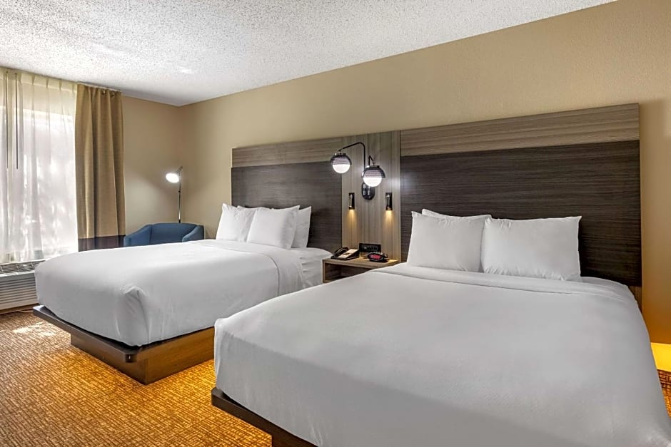 Comfort Inn & Suites North Dallas-Addison