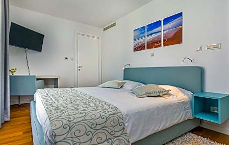 Apartment Deluxe Side Sea View