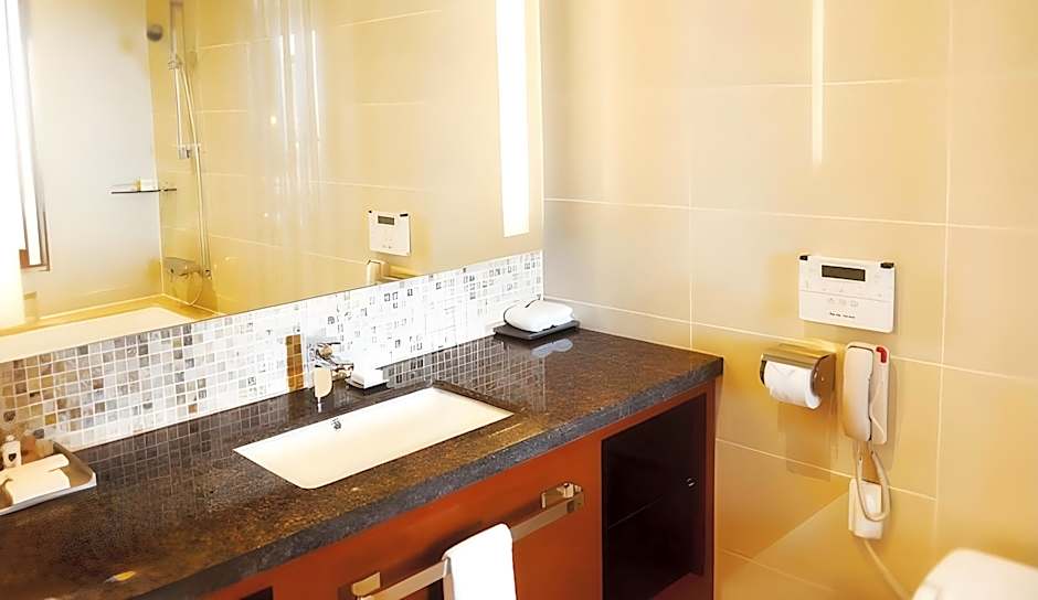 Isquare Hotel