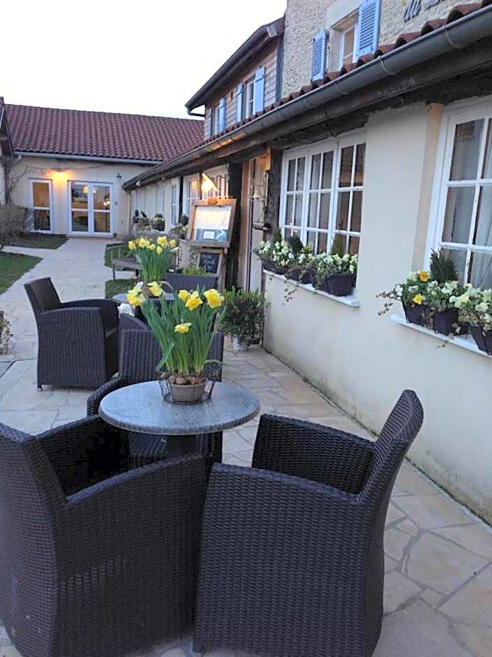 Logis Hotel La Grange Du Relais