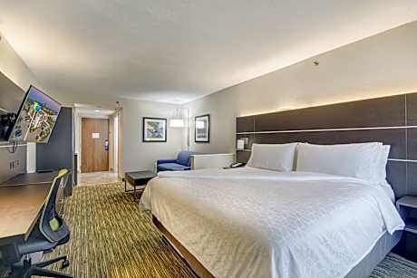 1 King Bed Suite