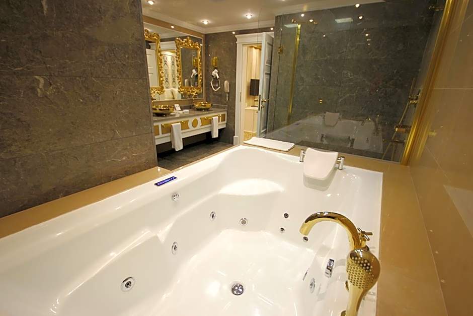 Grand Altuntas Hotel