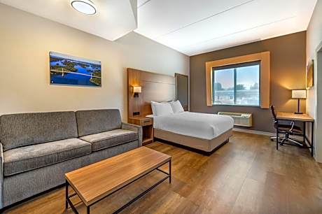 Best Western Plus 1000 Islands Hotel & Suites