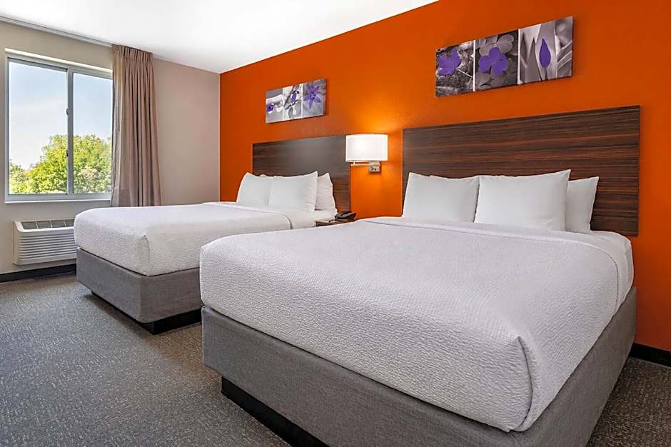 Sleep Inn & Suites Lancaster-Platteville