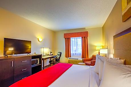 Suite-1 King Bed Non-Smoking 2 Rooms Sofabed 2 Flat Screen Tvs Microwave And Refrigerator Wi-F