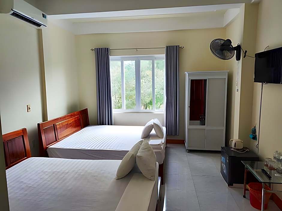 View Nhat Le Beach Hotel