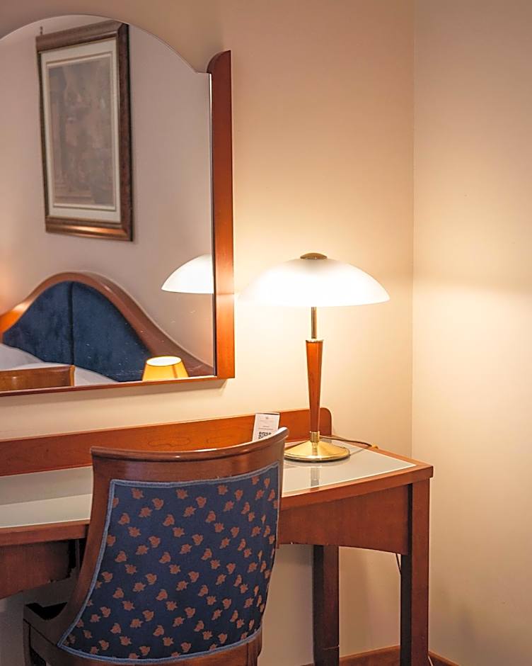Massimo Plaza Hotel
