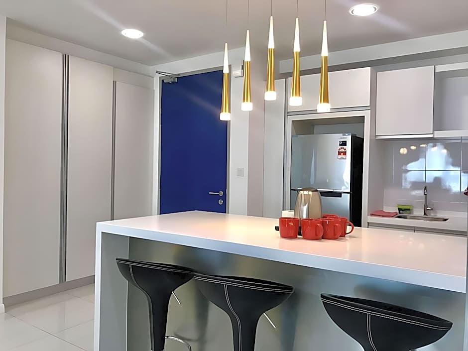 Sunset Seaview Vacation Condos @ Infinity Avenue