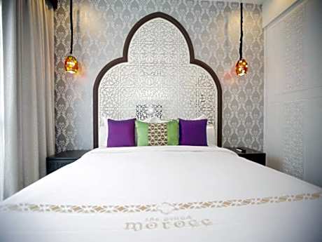 Deluxe Double Room (2 Adults + 1 Child)