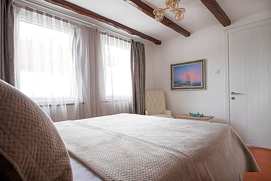 Photo 1 of 5 of Suite, Sea View